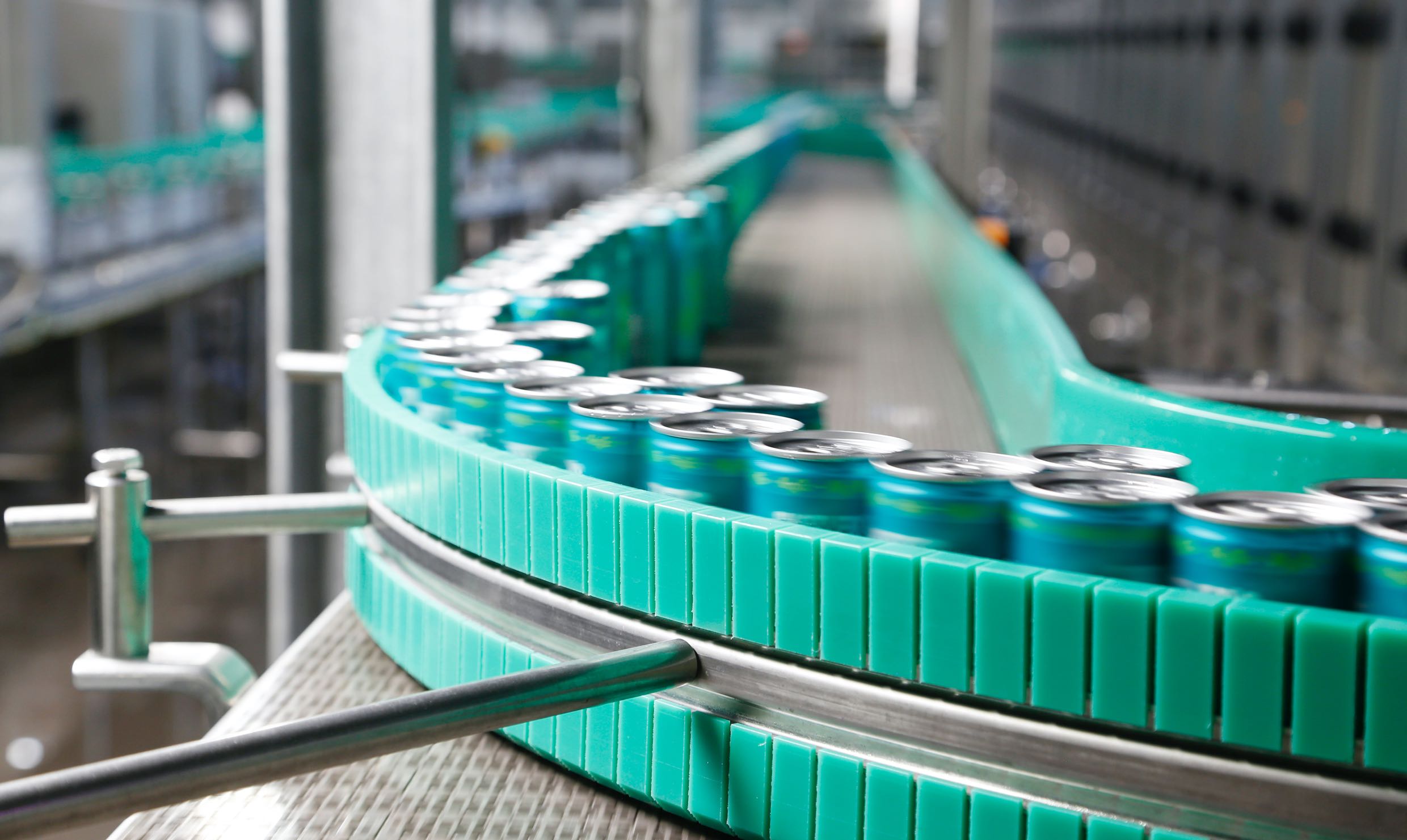 Nachhaltige Getränkeabfüllung mit Rhodius-Copacking